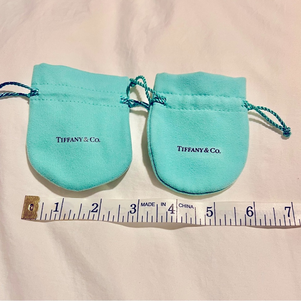 2 small Tiffany drawstring jewelry pouches😍😍 - Picture 4 of 5